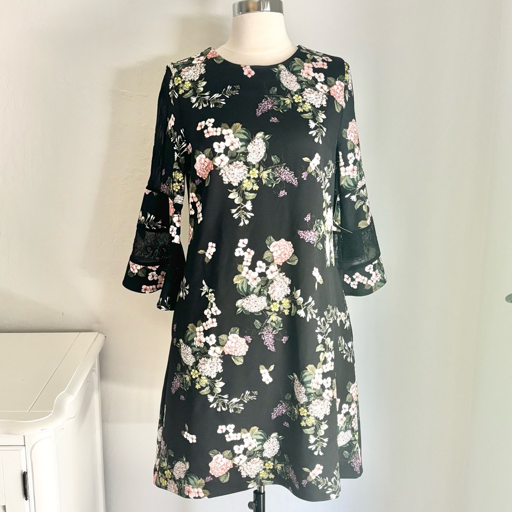 New York & Co Black Floral Stretch Bell Sleeve Shift Dress, NWT Small Romantic